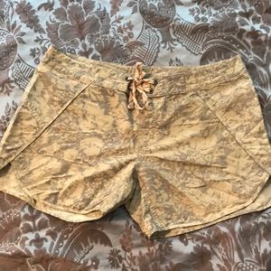 Patagonia women’s shorts. New cons. Size 8